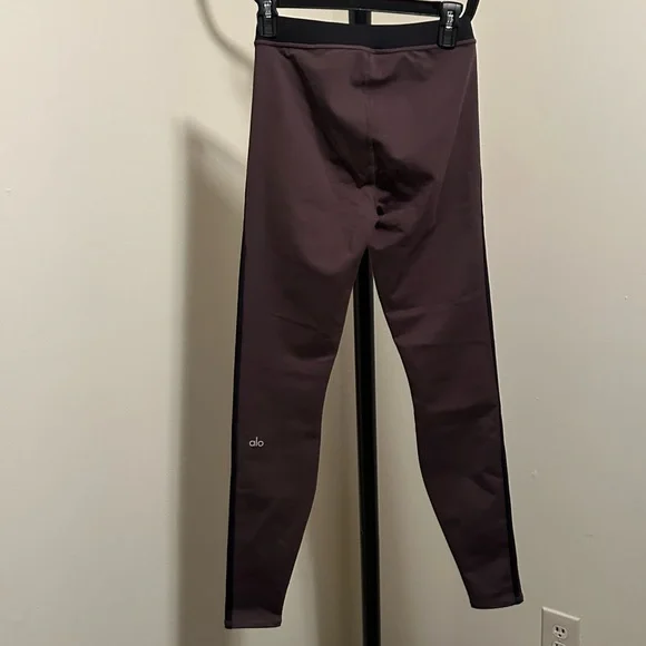 Alo Side Lines Leggings - Picture 5 of 8